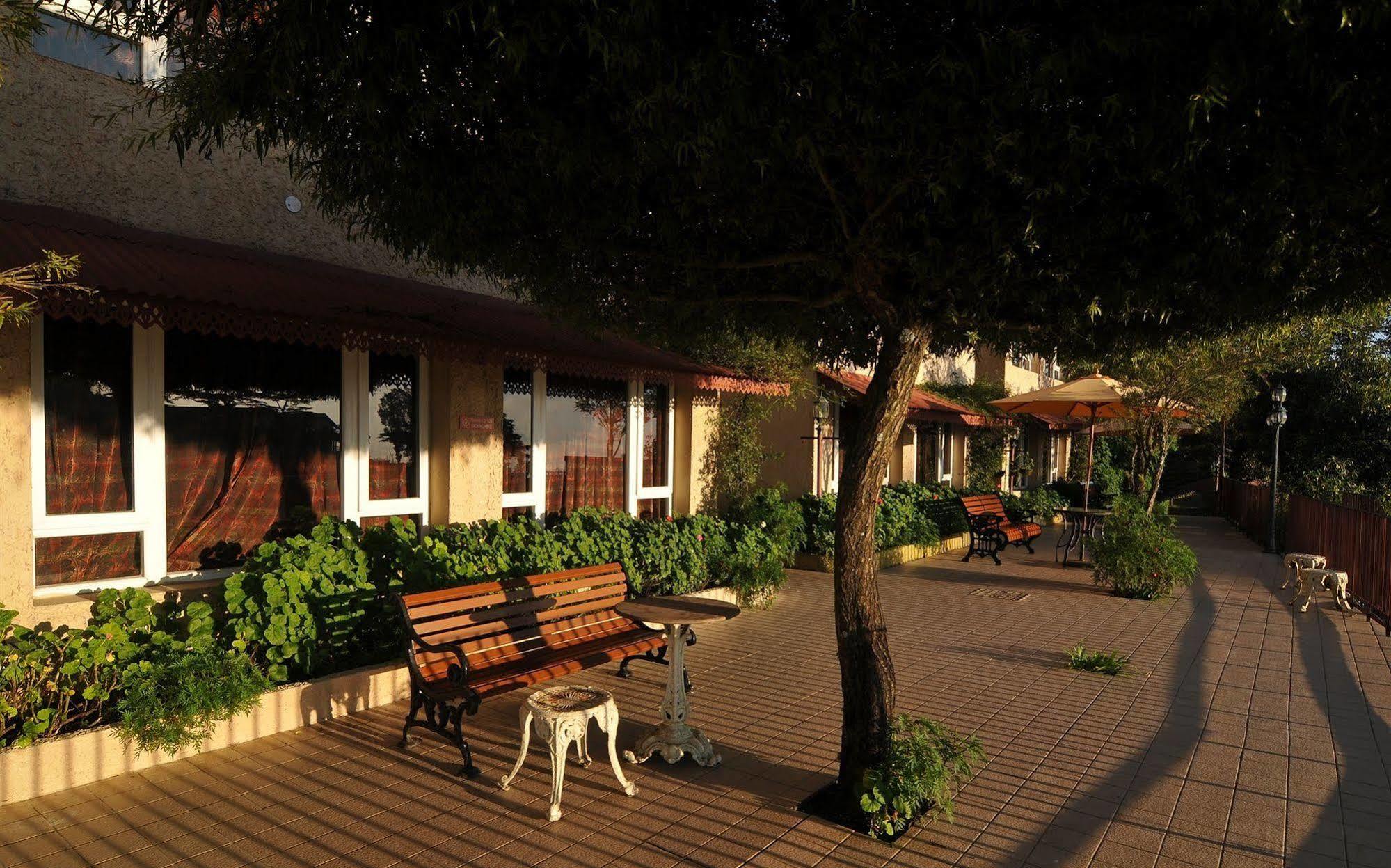 Hotel Club Mahindra Mussoorie Exterior foto